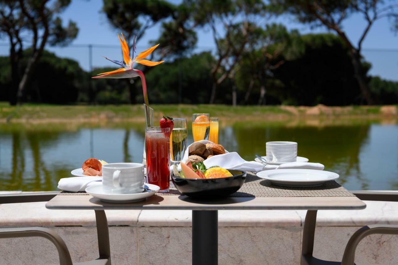 Pestana Vila Sol - Vilamoura Premium Golf Resort Exterior photo Breakfast at the Hotel